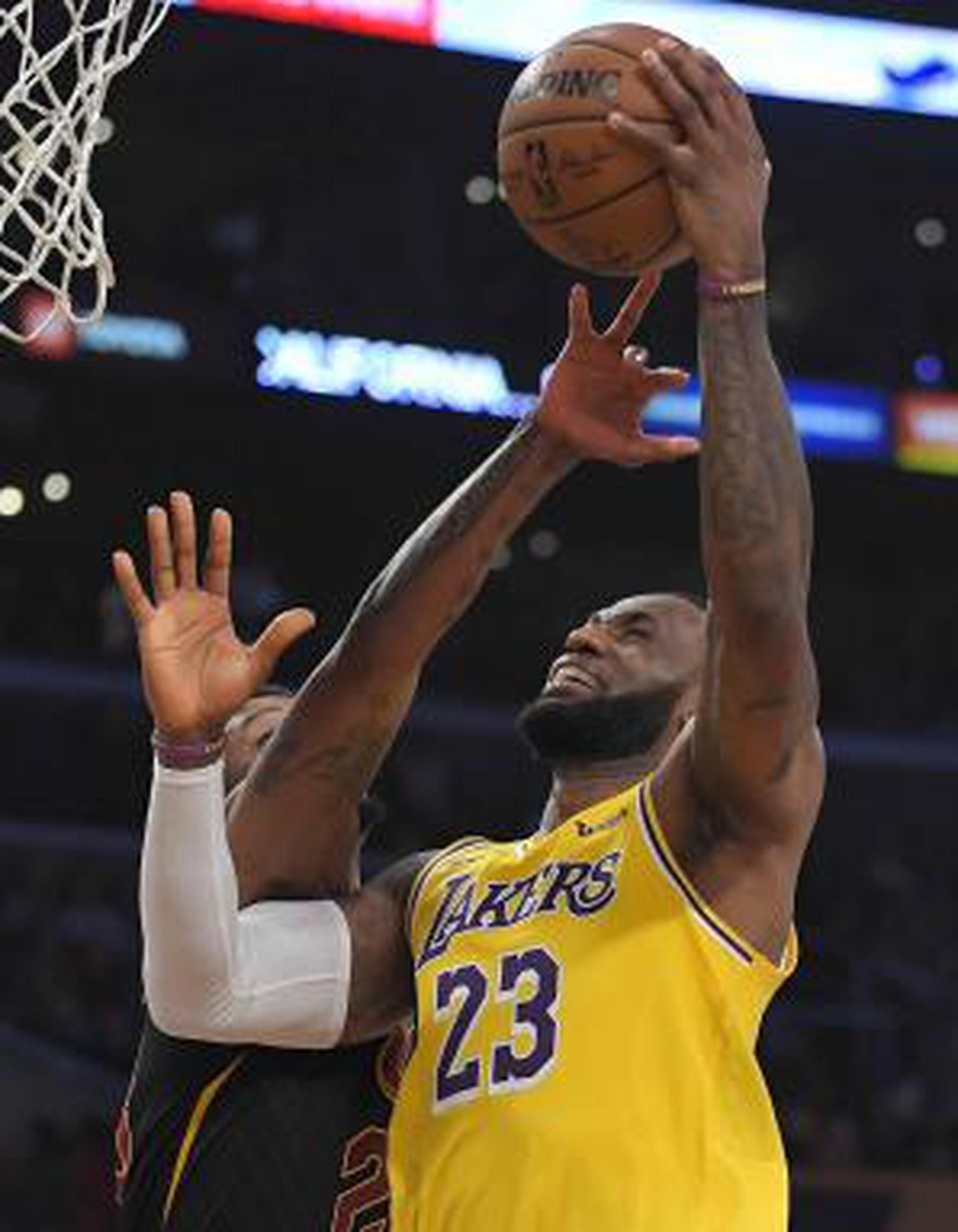 El estelar jugador de los Lakers de Los Ángeles LeBron James acumula 4.747.887 votos. (AP)