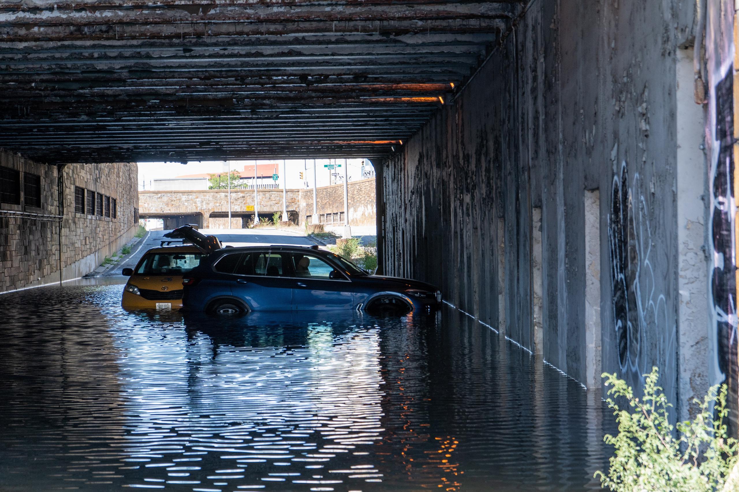 Los remanentes del huracán Ida dejaron inundaciones históricas a su paso por Nueva York.