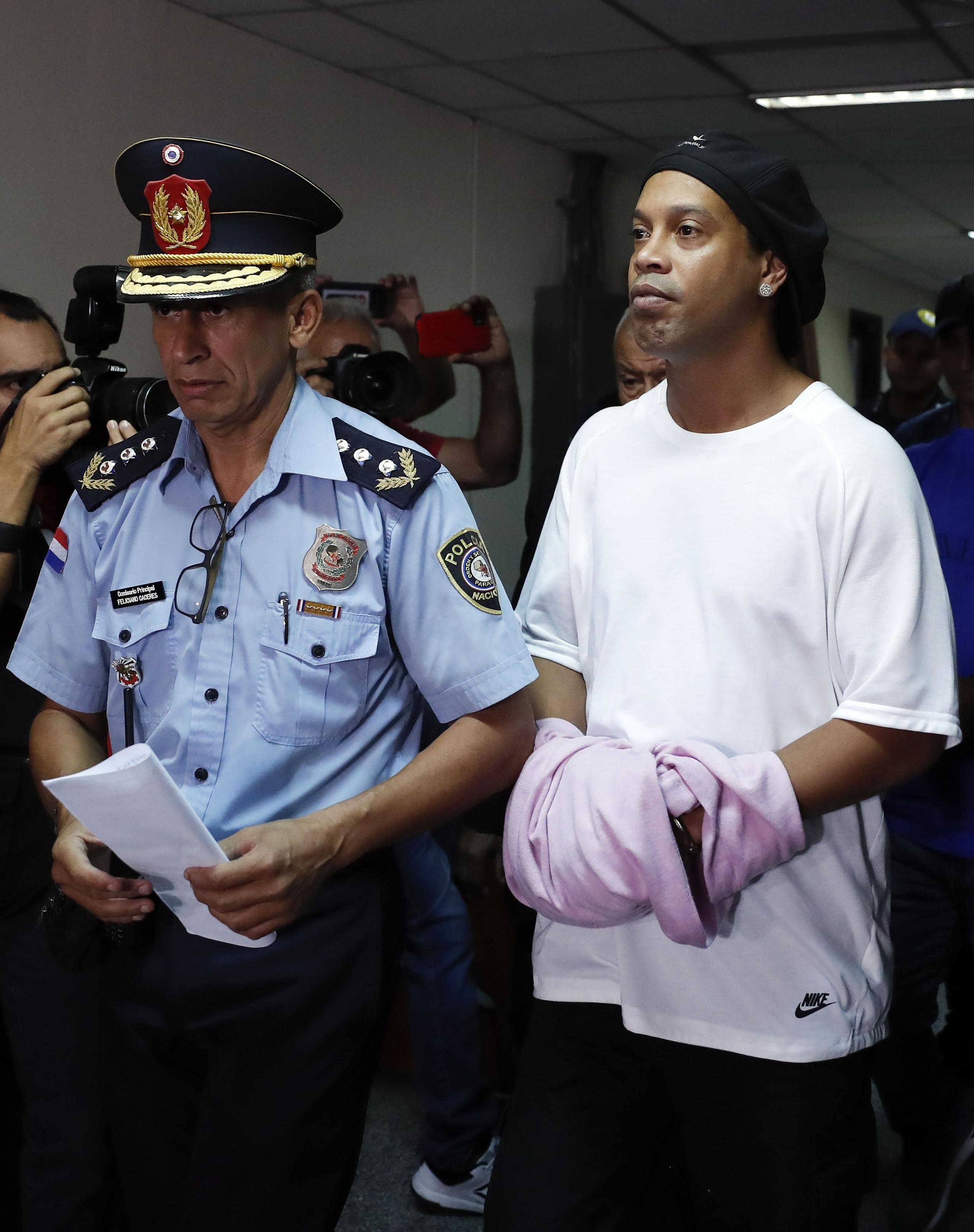 Ronaldinho fue arrestado el viernes.