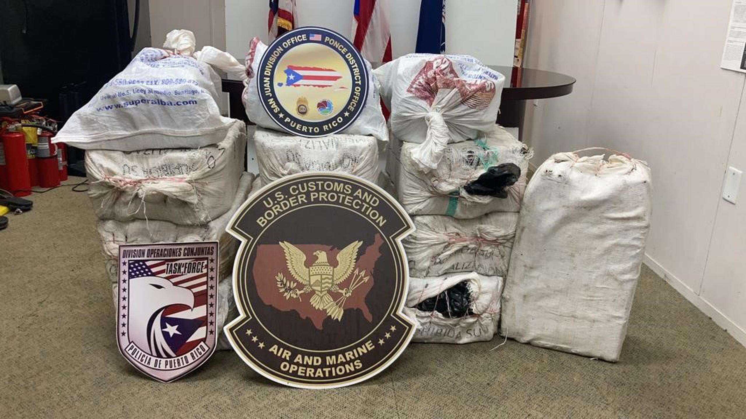 Personal de la Oficina de Aduanas y Protección Fronteriza (CBP en inglés) interceptó un cargamento millonario de cocaína al oeste de la isla de Desecheo.