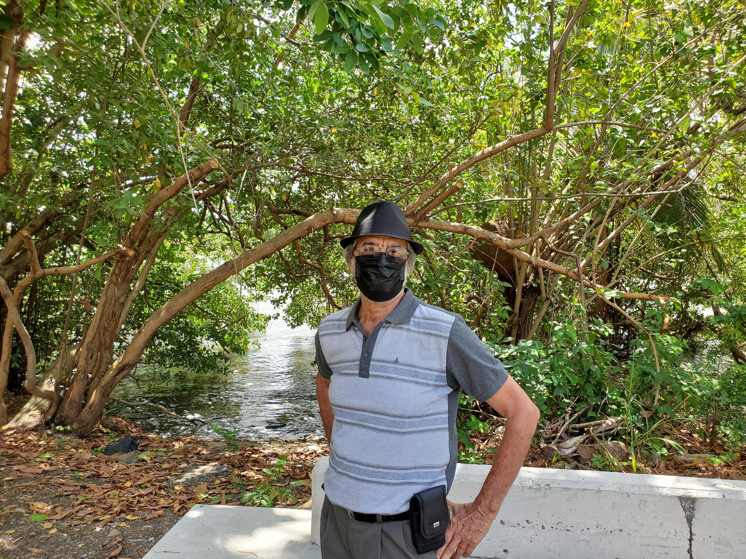José “Chago” Santiago Reillo, líder comunitario de la Península de Cantera, narró la historia de esa comunidad a la orilla de la Laguna San José.