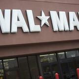 Botan a dos empleados de Walmart en Texas por decir a un cliente “aprende inglés” 