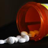 Compañías están a punto de firmar acuerdo de $26,000 millones por crisis de opioides
