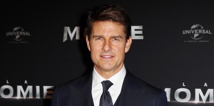Tom Cruise es conocido por hacer muchas de sus escenas peligrosas, sin la necesidad de un doble. (AP / Francois Mori)
