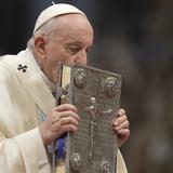 Papa elogia capacidad de las mujeres como promotoras de paz