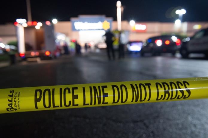 El latino, de 45 años y natural de Orland, en California, era empleado de Walmart, dijo la Policía, que indicó que los fallecidos y los heridos fueron trasladados a un hospital cercano.