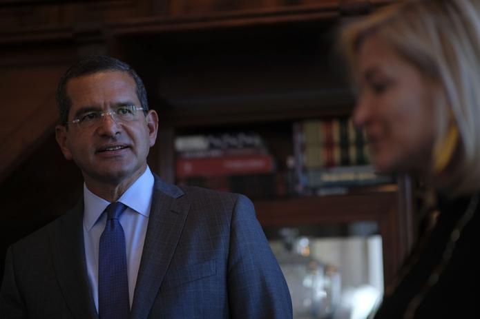 El gobernador Pedro Pierluisi y su hermana Caridad Pierluisi.