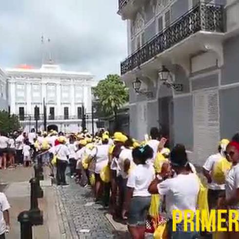 Miles de niños de residenciales públicos visitan Fortaleza y El Morro