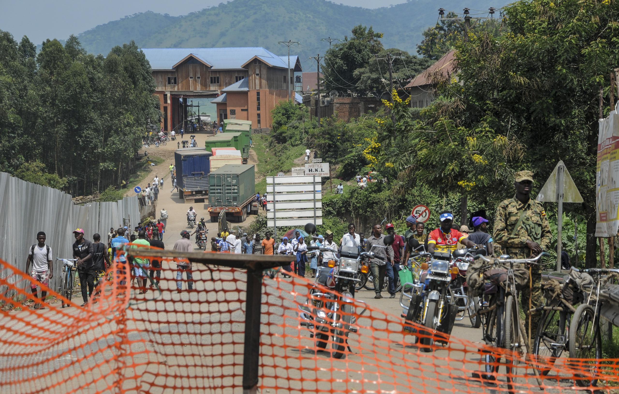 Grupos rebeldes realizan constantes ataques en la región de Mpondwe, frontera entre Uganda y El Congo.