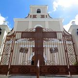 Se reporta incendio en la catedral San Felipe Apóstol en Arecibo por corto circuito