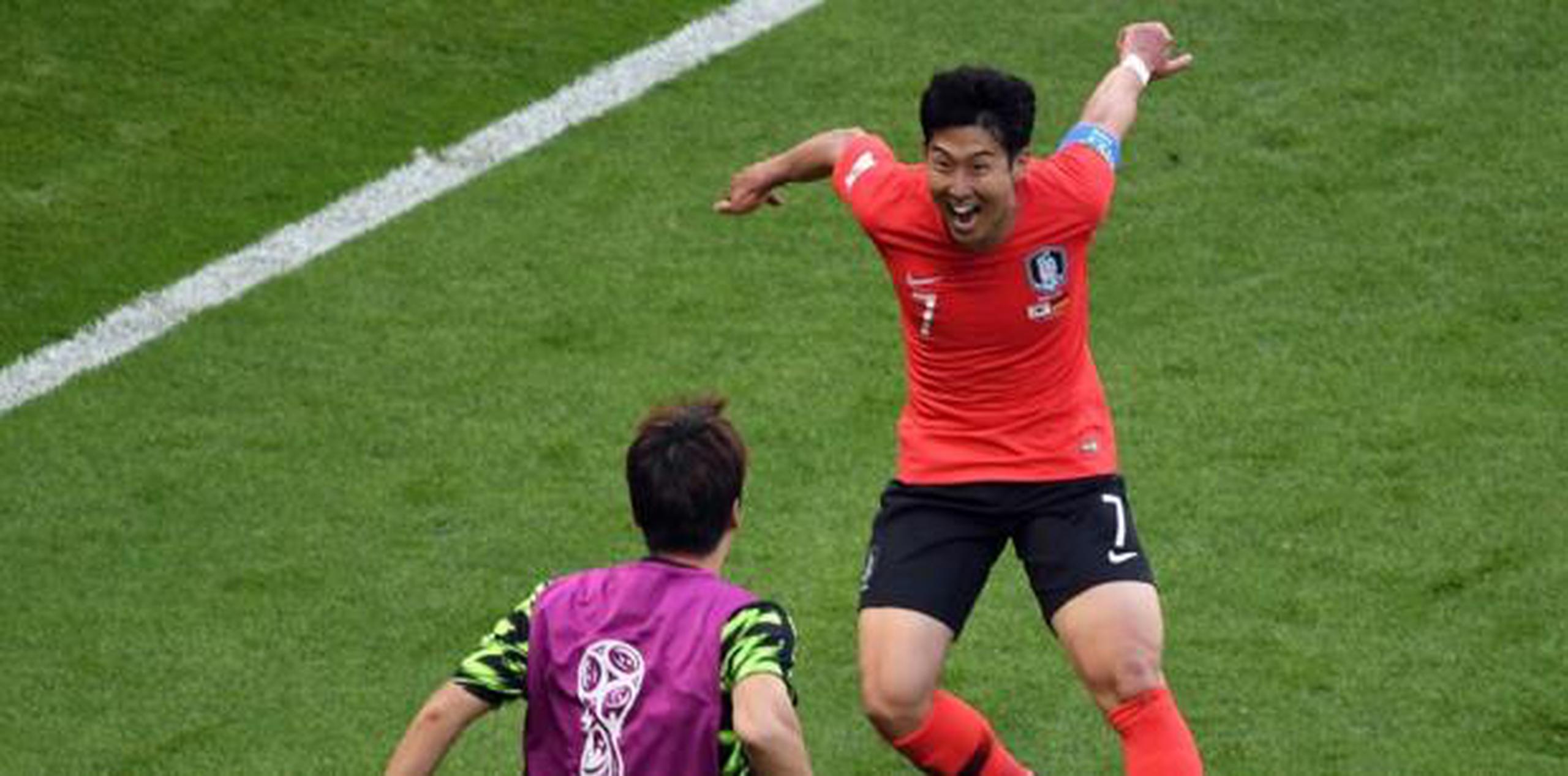 Son Heung-Min festeja su gol frente a Alemania (AP)