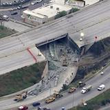 Hallan muerto a camionero que causó colapso de autopista I-95 en Filadelfia