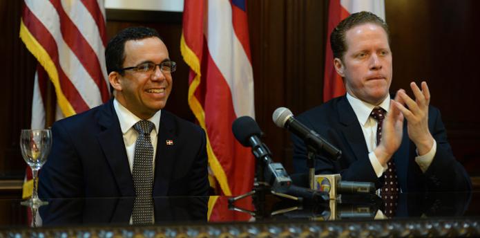El canciller dominicano Andrés Navarro comparte con el secretario de Estado, David Bernbierm, en conferencia de prensa. (ana.abruna@gfrmedia.com)