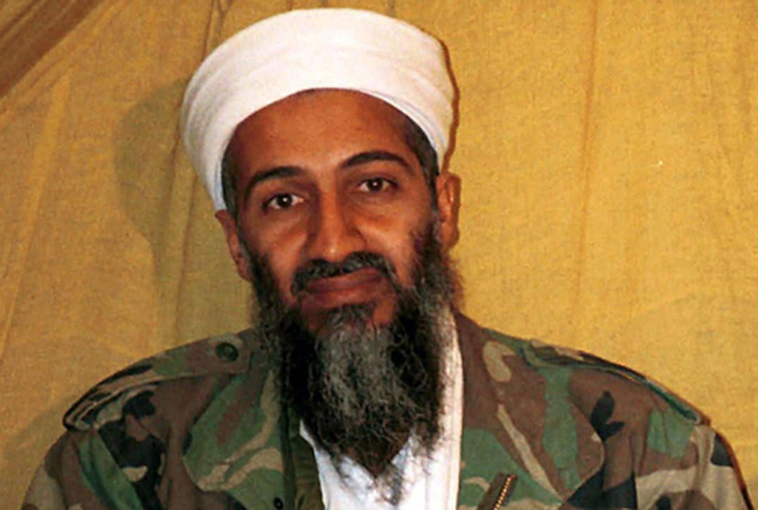 El cadáver de Osama bin Laden fue lavado, envuelto en una sábana blanca y después colocado en una bolsa.(AP Photo)
