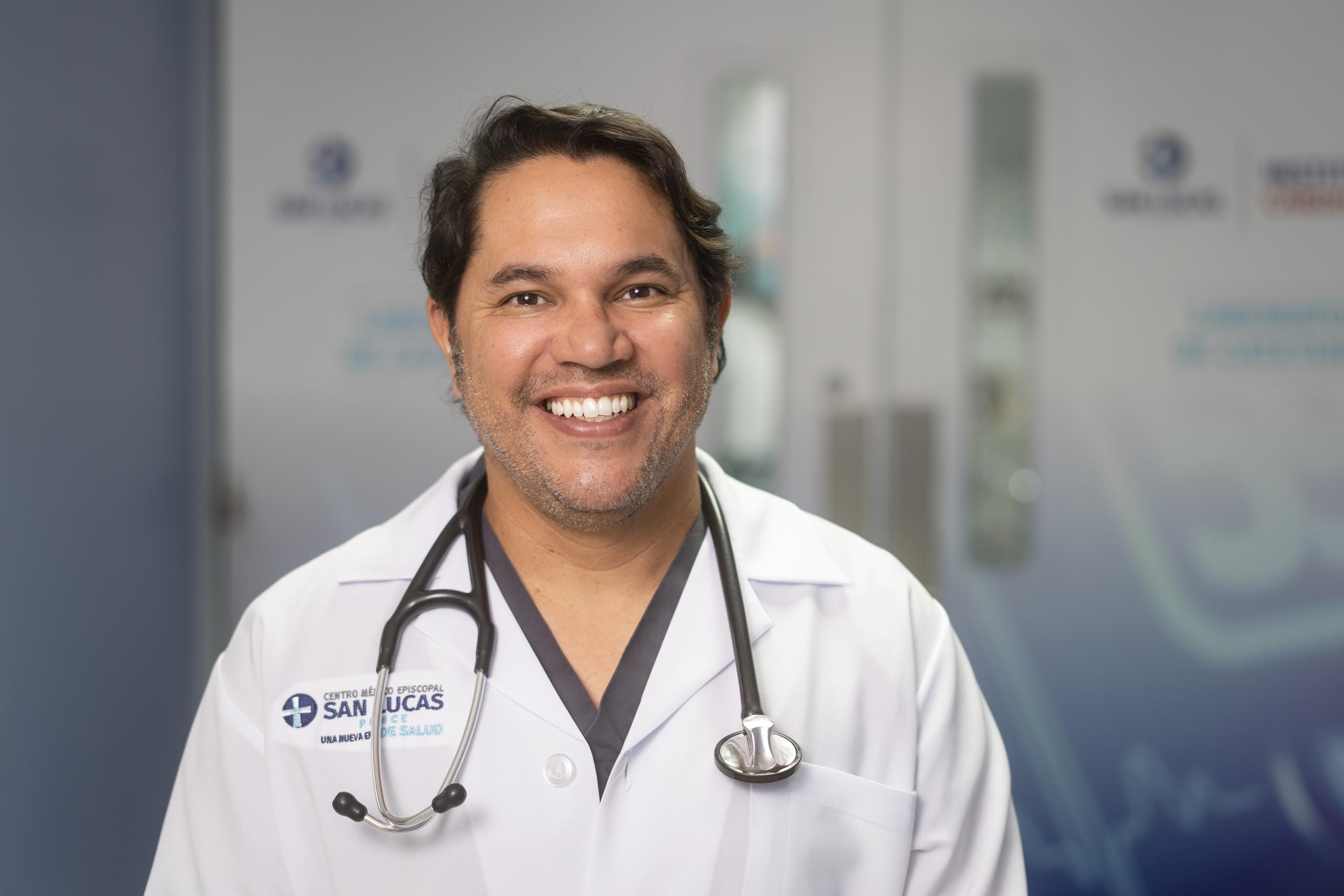 Dr. Francisco Pérez Gil, cardiólogo electrofisiólogo del Centro Médico Episcopal San Lucas.