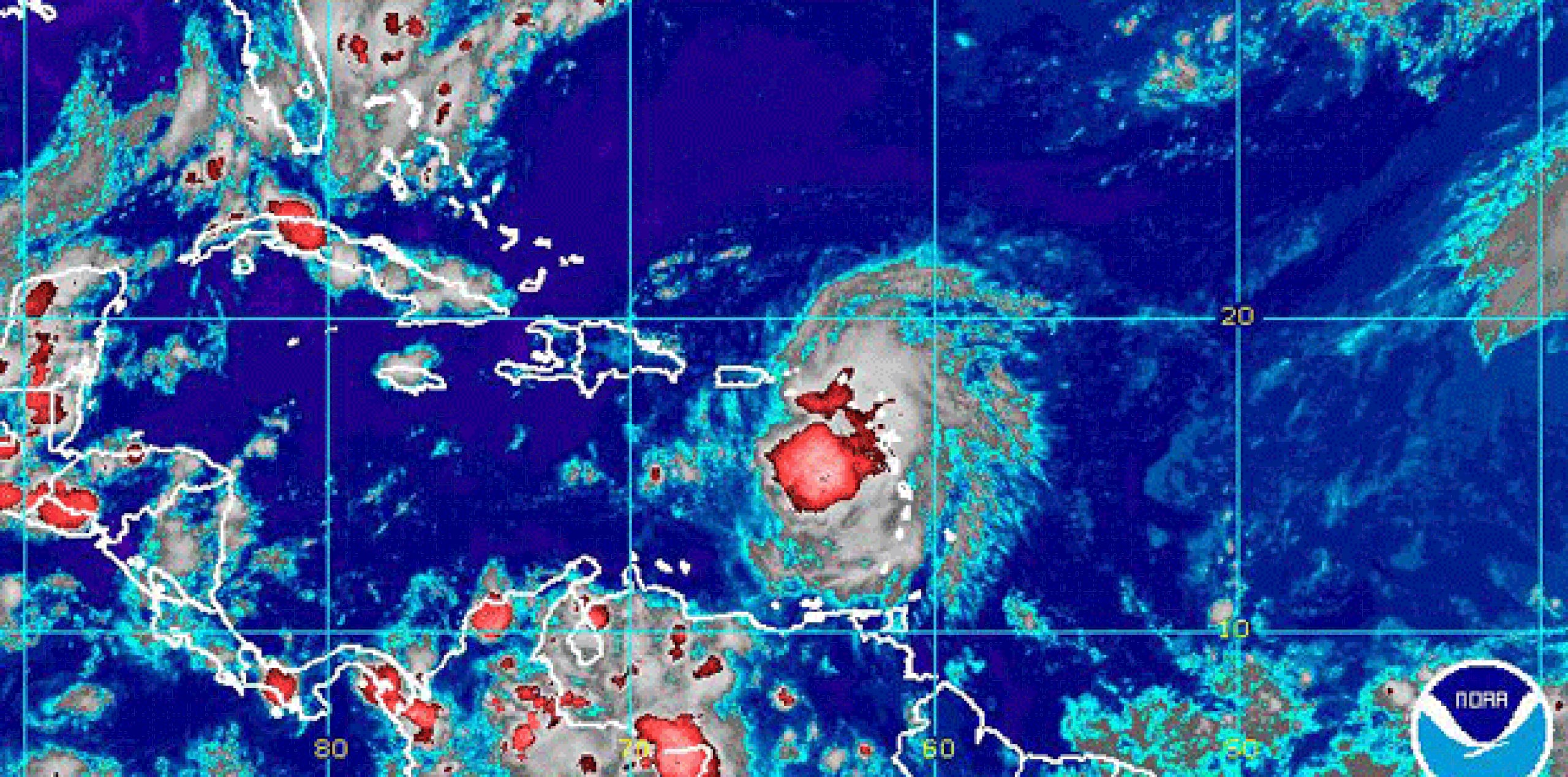 Erika continúa con vientos máximos sostenidos de 45 millas por hora. (NOAA)
