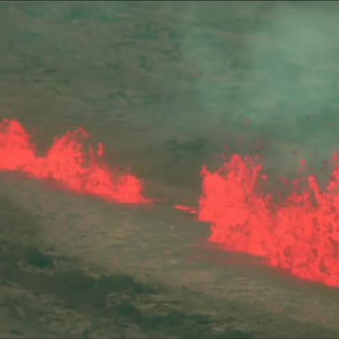 Imágenes aéreas muestran la lava del volcán Mauna Loa en Hawái