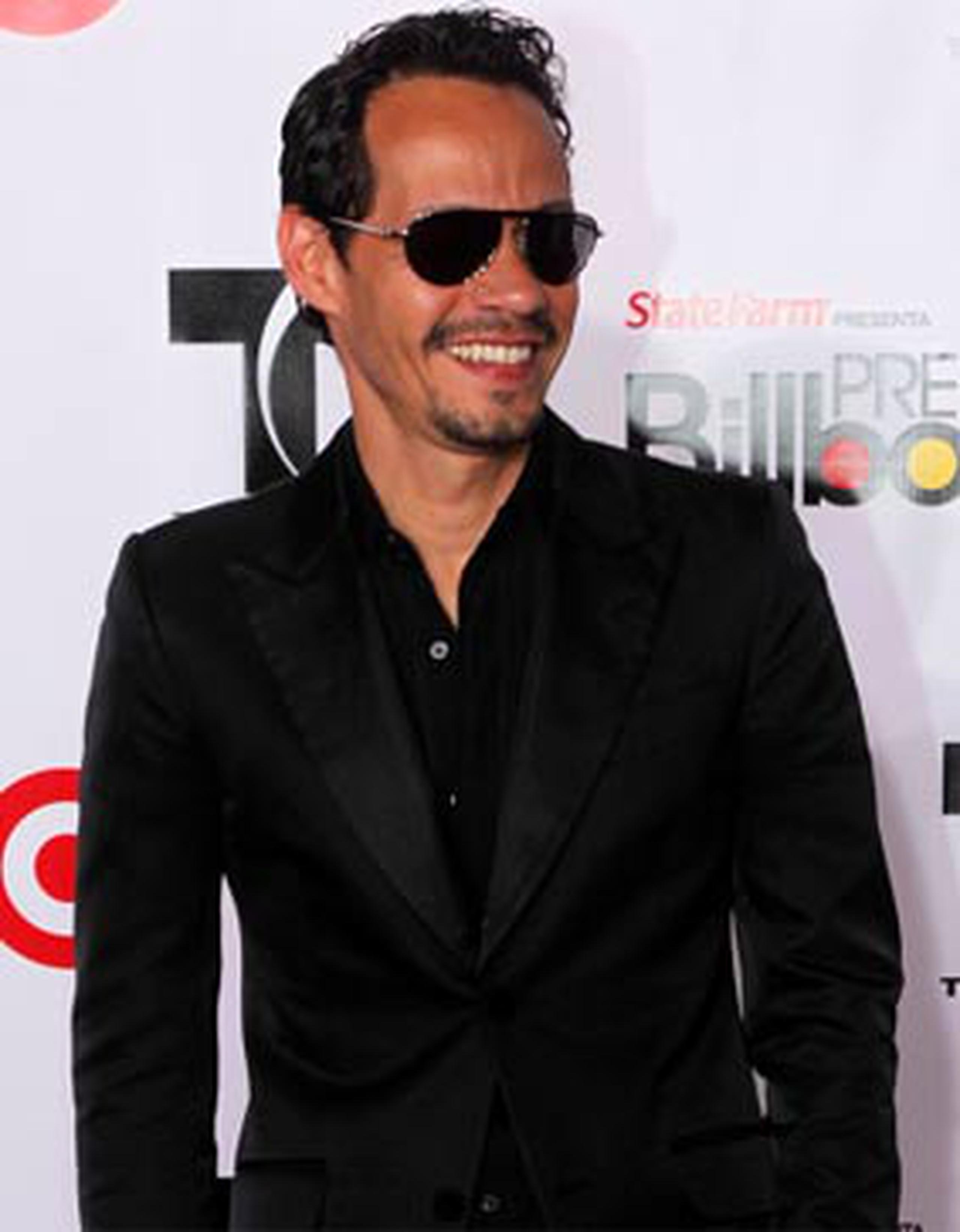 Marc Anthony llega solo y coqueto a Colombia Primera Hora