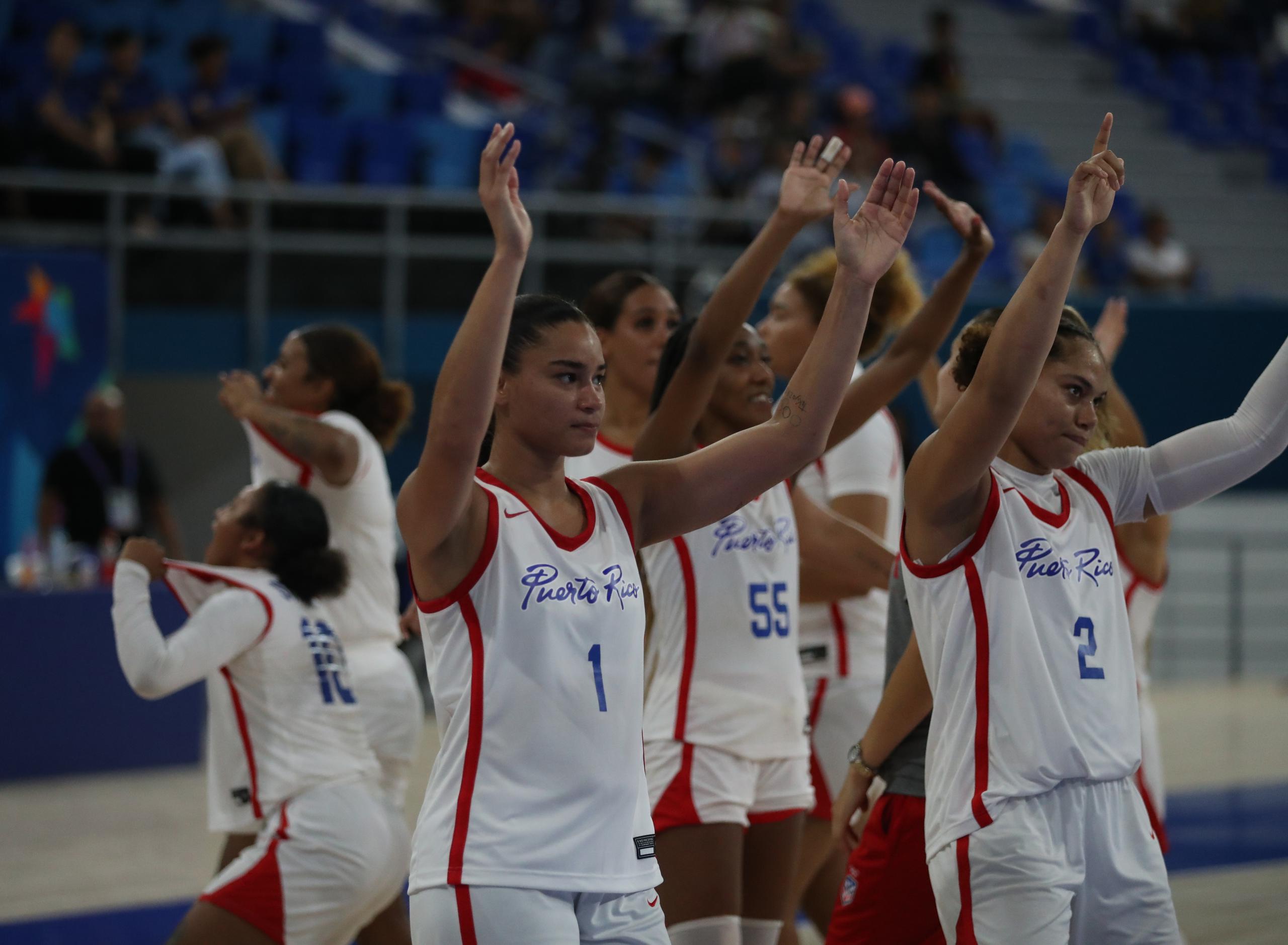 Tras ganar en la noche del miércoles la medalla de bronce en San Salvador, la delegación de baloncesto parte hoy hacia México para iniciar allí el 1 de julio su participación en el torneo Americup.