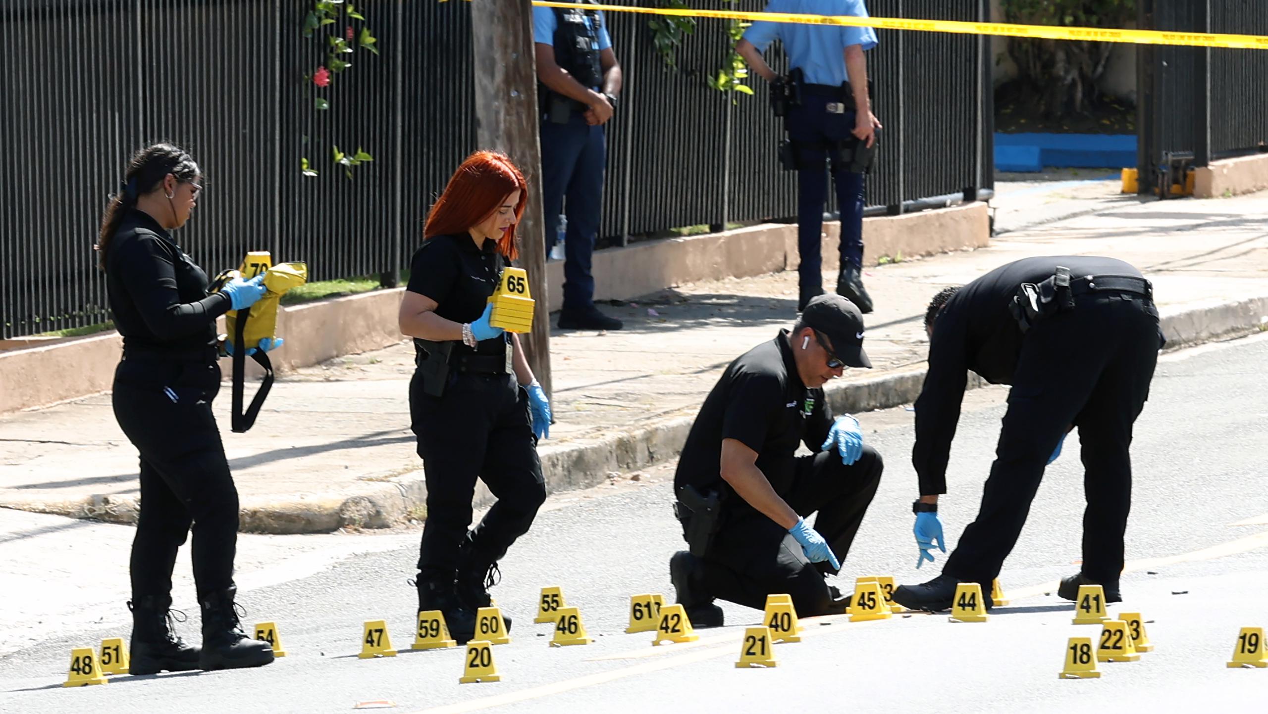 Agentes adscritos a la División de Homicidios del CIC de Arecibo investigan los hechos.