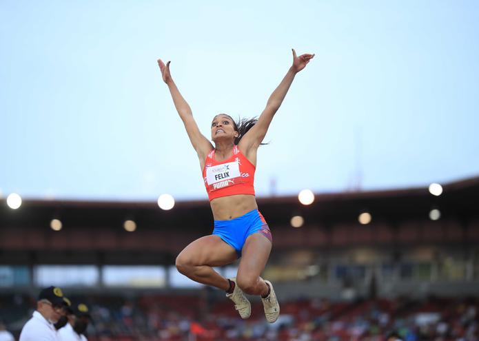 Alysbeth Félix finalizó sexta en el salto de longitud con una marca personal de 6.45 metros.