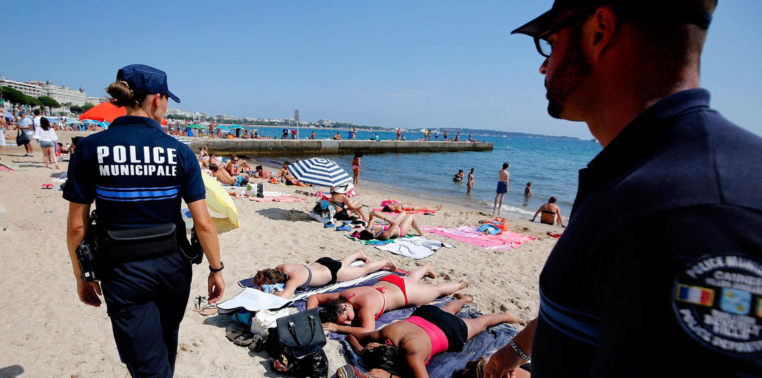 Decenas de personas se habían reunido el 14 de julio en el paseo marítimo por los festejos de la fiesta nacional francesa.  (AP)