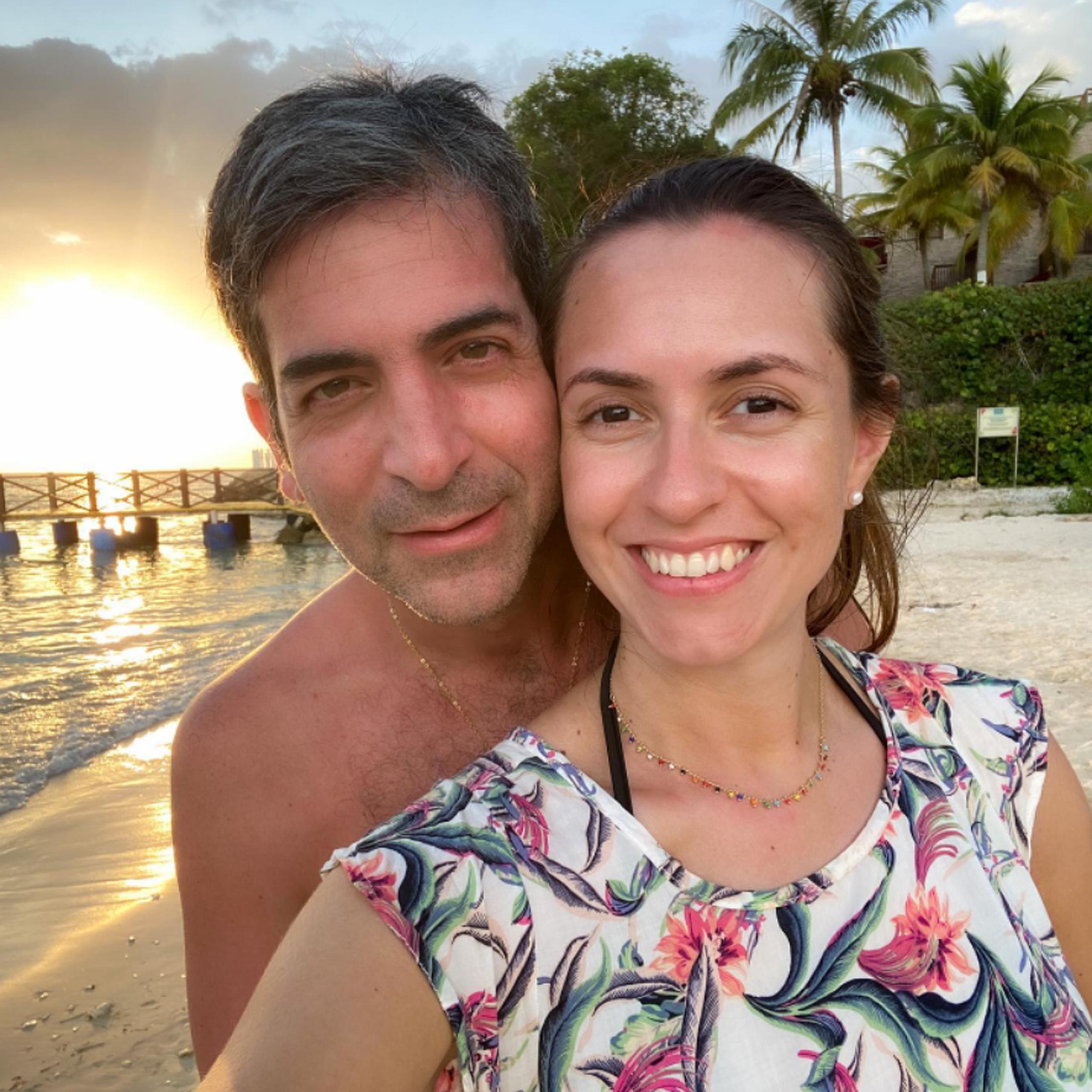 El fiscal especializado contra el crimen organizado Marcelo Pecci fue asesinado en una isla próxima a la ciudad colombiana de Cartagena de Indias, donde se encontraba de luna de miel con la periodista Claudia Aguilera.