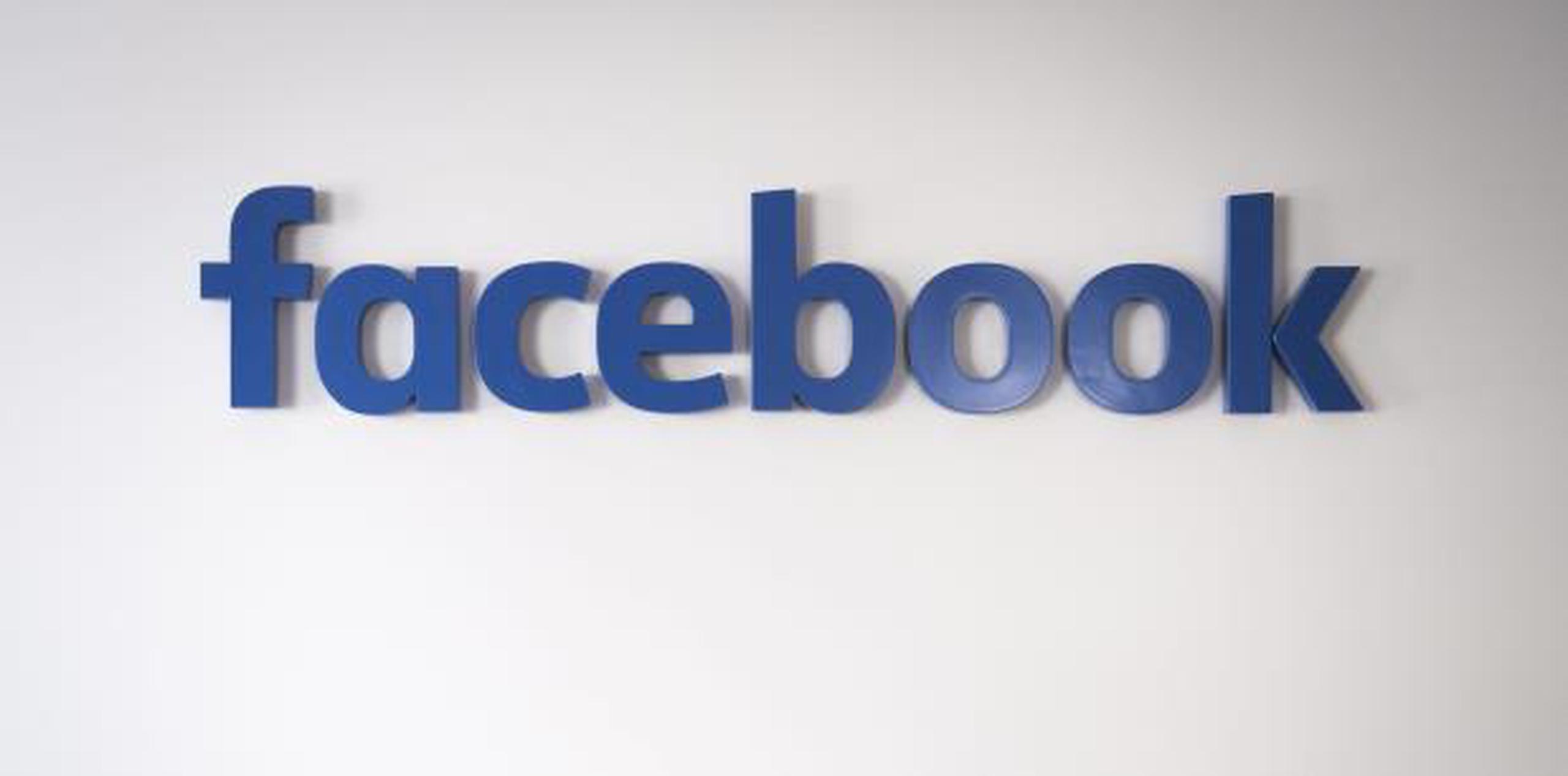 Facebook estimó que unos 10 millones de personas en Estados Unidos vieron al menos uno de los más de 3,000 anuncios pagados entonces por cuentas falsas. (EFE)