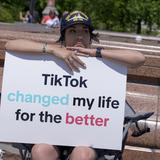Senado de EE.UU. aprueba proyecto de ley que obliga a matriz de TikTok a vender o afrontar su veto