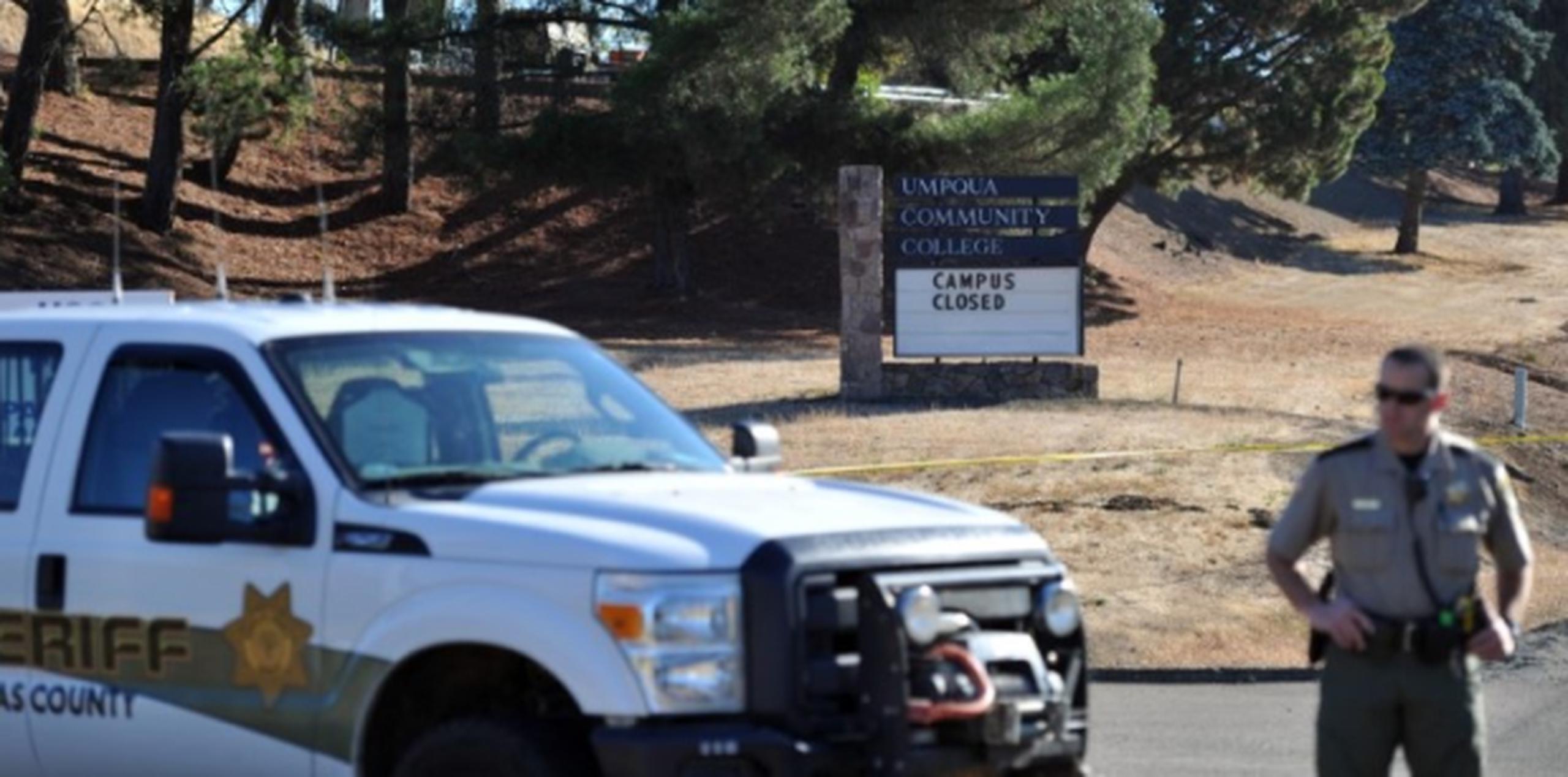 El anuncio coincide con la trágica balacera en un colegio de Oregon donde murieron 10 personas ocurrido la semana pasada. (AFP)