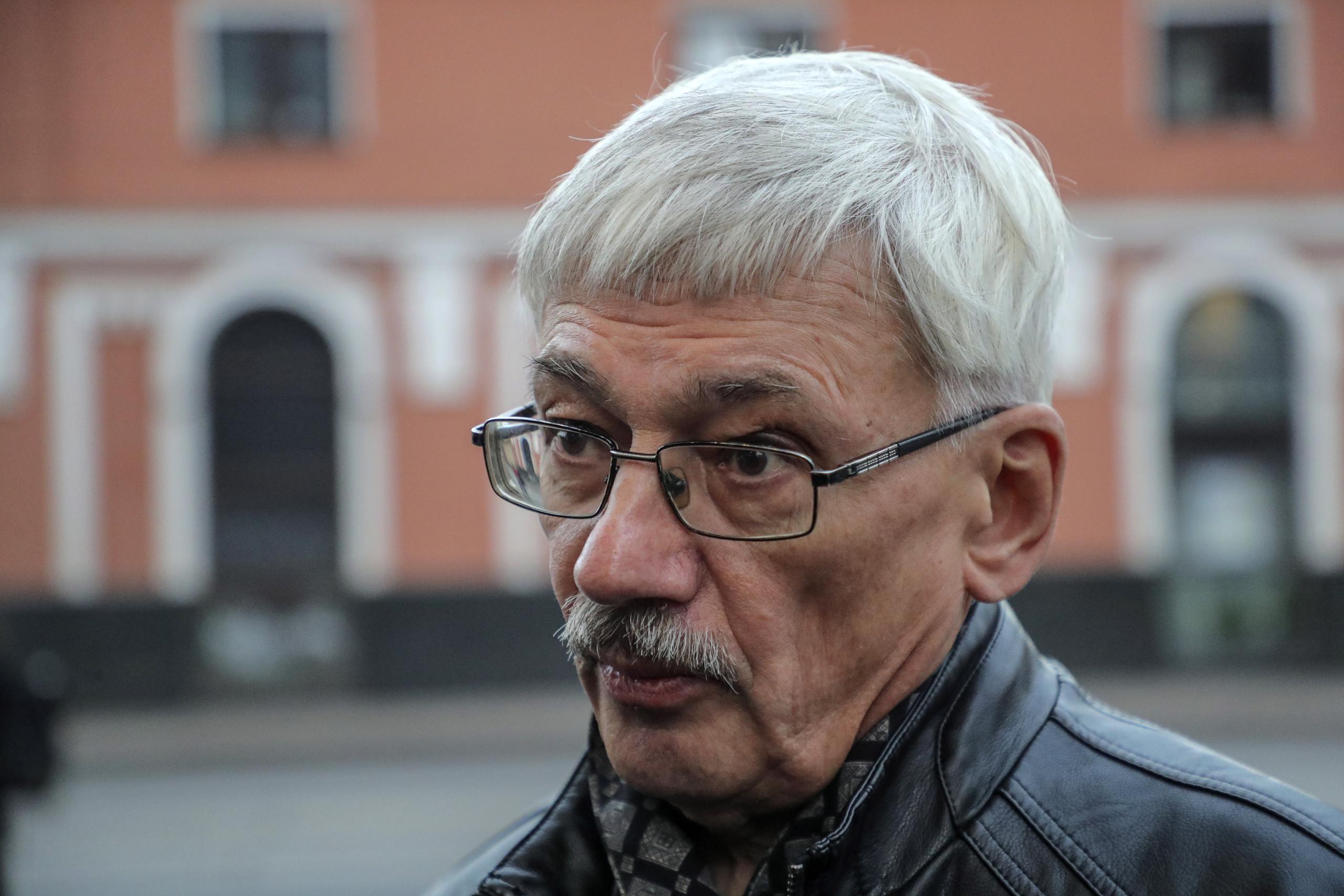El disidente ruso Oleg Orlov en una imagen de 2022. (EFE/EPA/MAXIM SHIPENKOV)