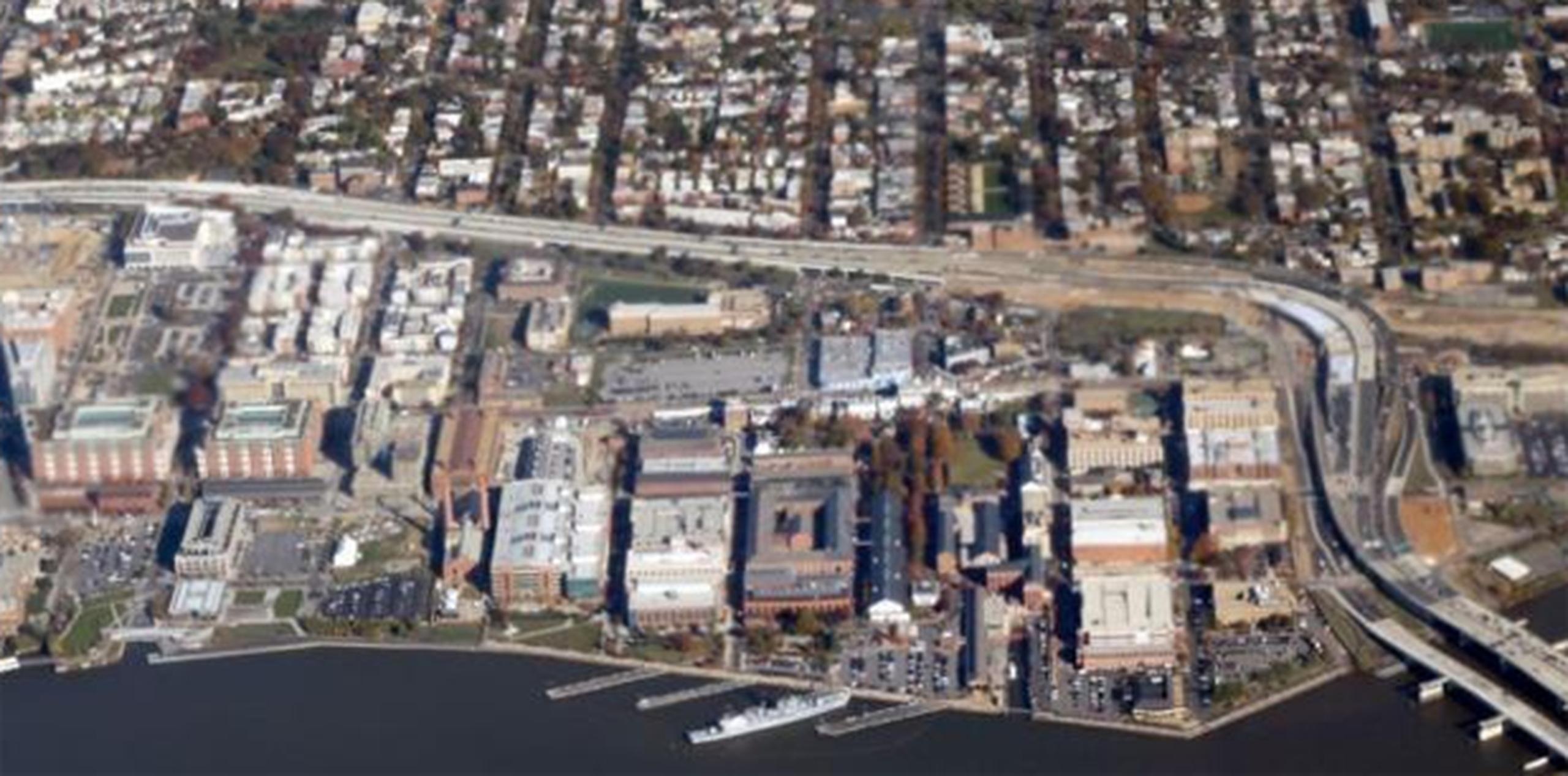 El Navy Yard, ubicado al sudeste de Washington, es la base naval más antigua de Estados Unidos. (AP)