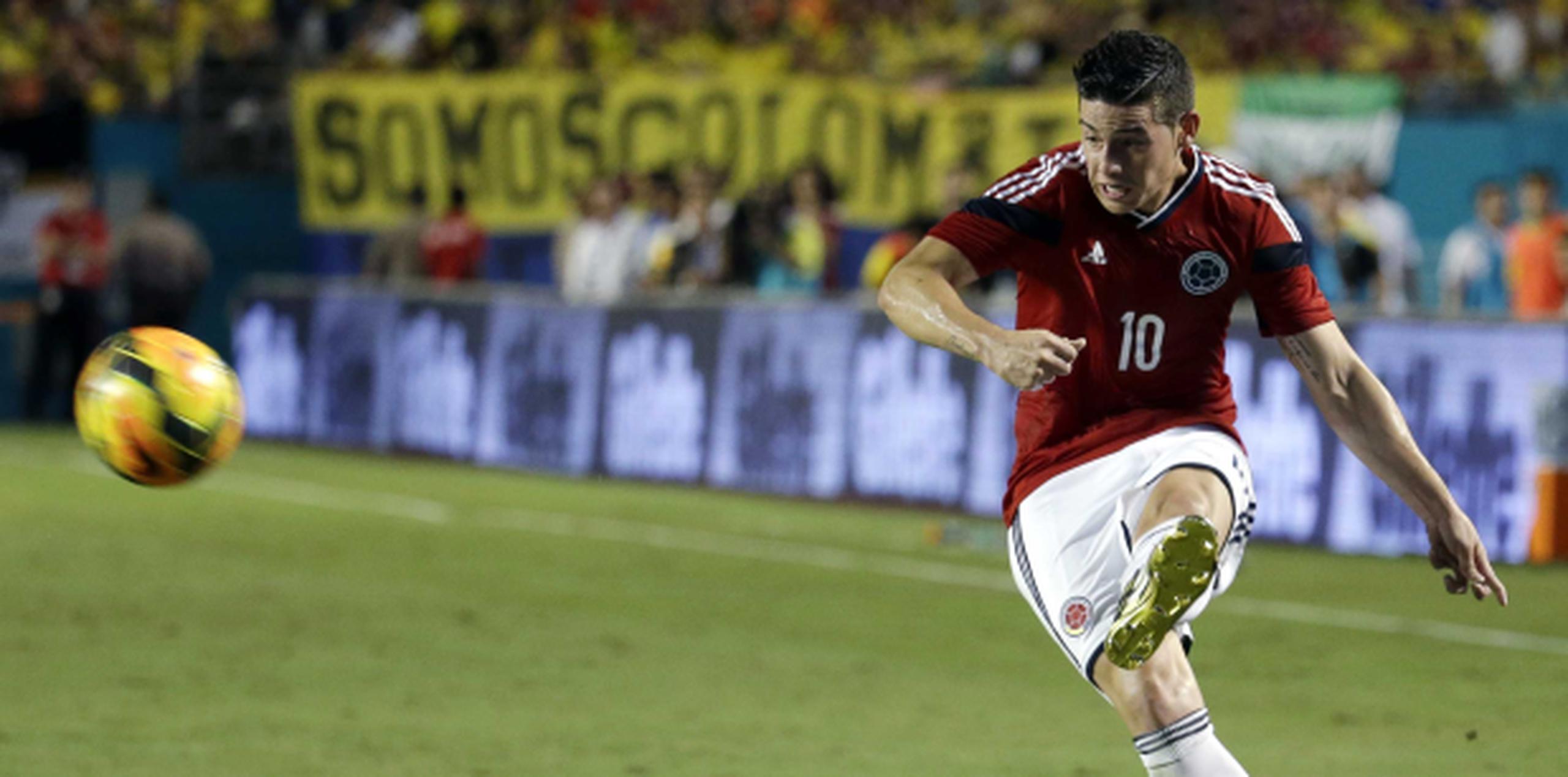 James Rodríguez fue uno de los jugadres convocados para el partido amistoso que Colombia disputó anoche en el estadio Sun Life de Miami contra el combinado de Brasil. (AP / Lynne Sladky)
