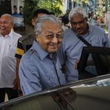 Exmandatario malasio aspira a renovar su acta de diputado a los 97 años 