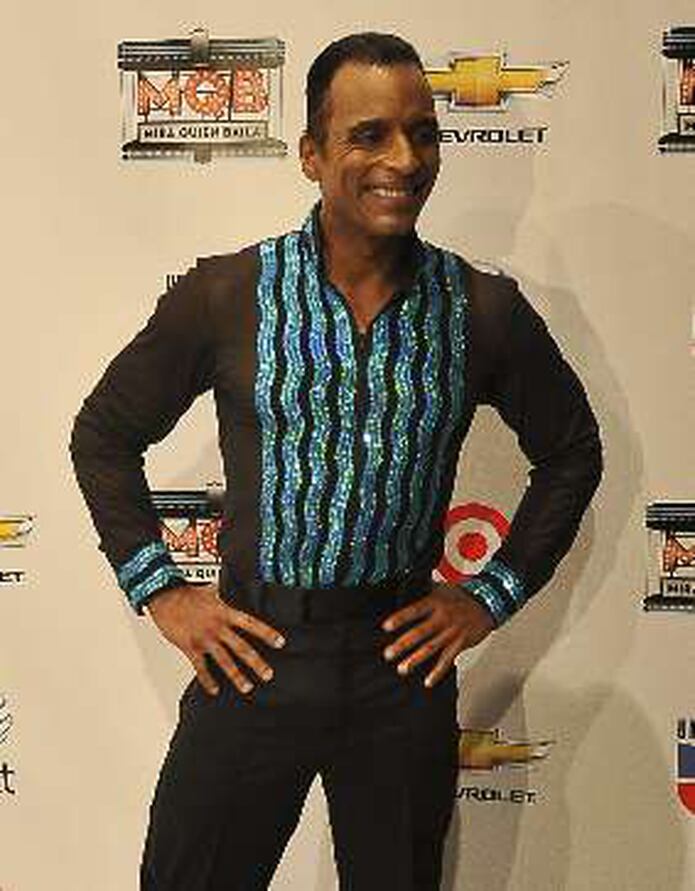 Jon Secada teme no poder bailar más Primera Hora