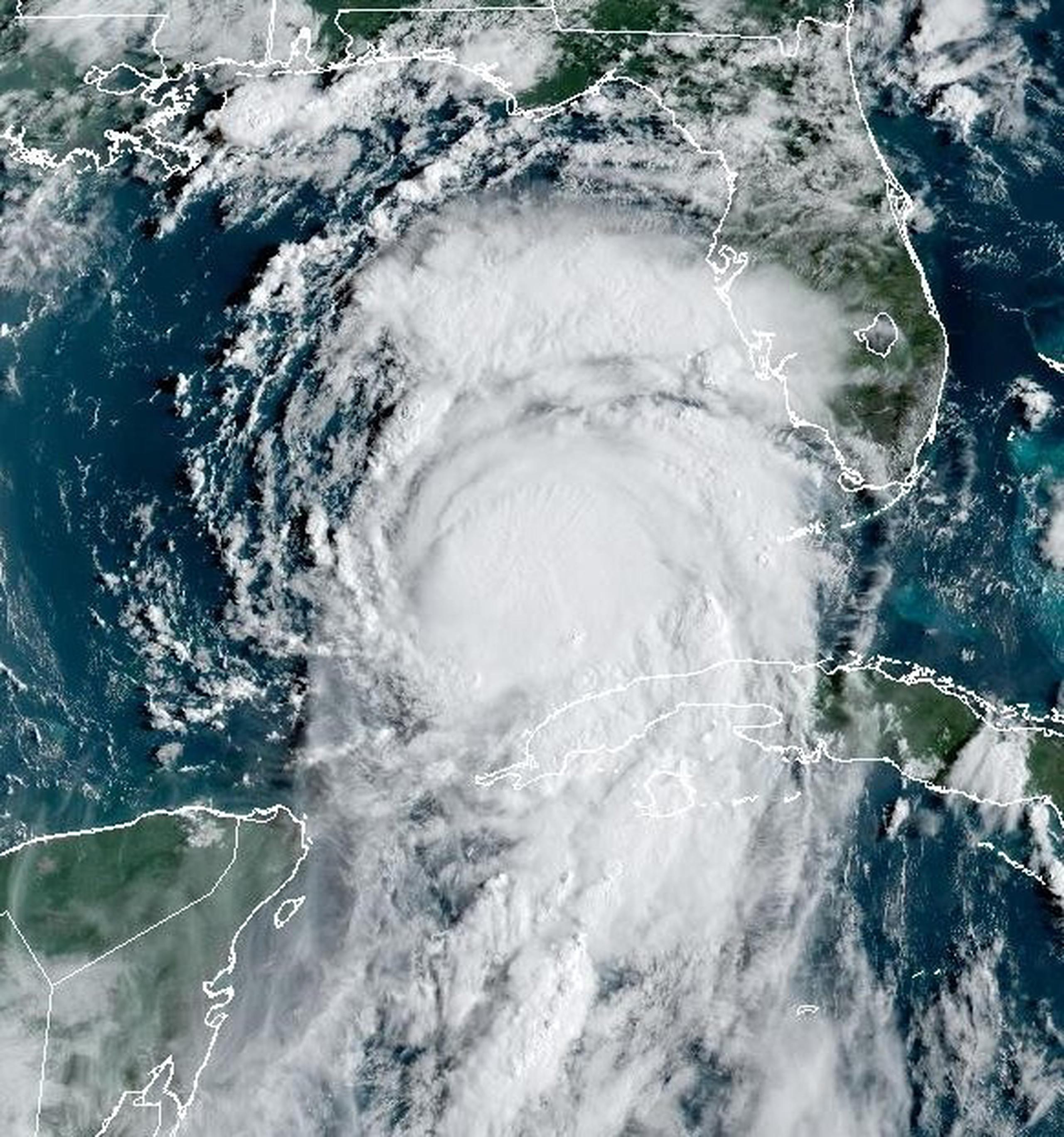 Imagen de satélite del huracán Idalia, que se dirige al estado de Florida.