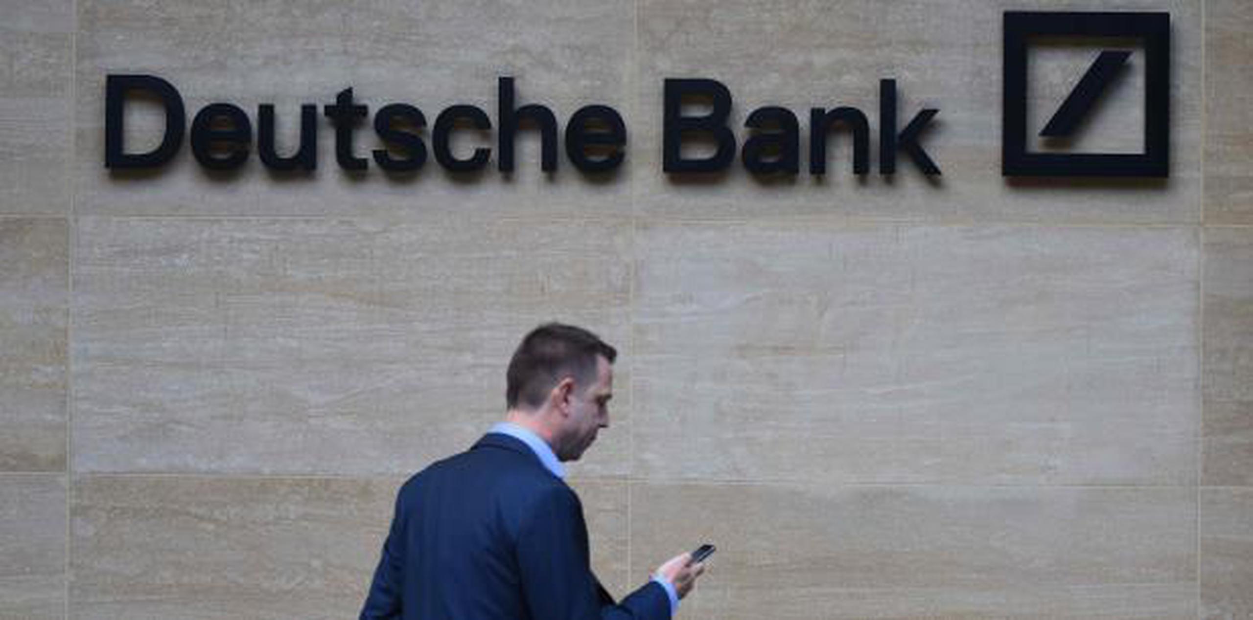 Hay sospechas de que el Deutsche Bank pudo ayudar a clientes a crear empresas tapadera en paraísos fiscales. (AP)