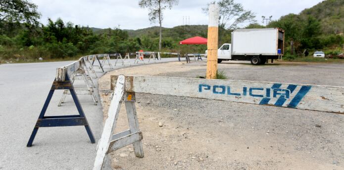 Una orden judicial de agosto de 2016, autorizó a la Policía a montar vallas para delimitar el área de protestas. (Archivo)