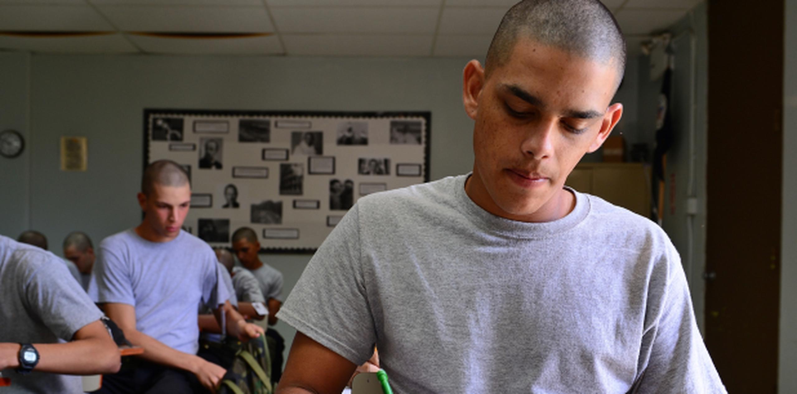 El Programa ChalleNGe, que está suscrito a la Guardia Nacional de Puerto Rico desde hace cerca de 15 años, recibe a desertores escolares voluntarios que quieren terminar el nivel escolar superior. (Archivo)