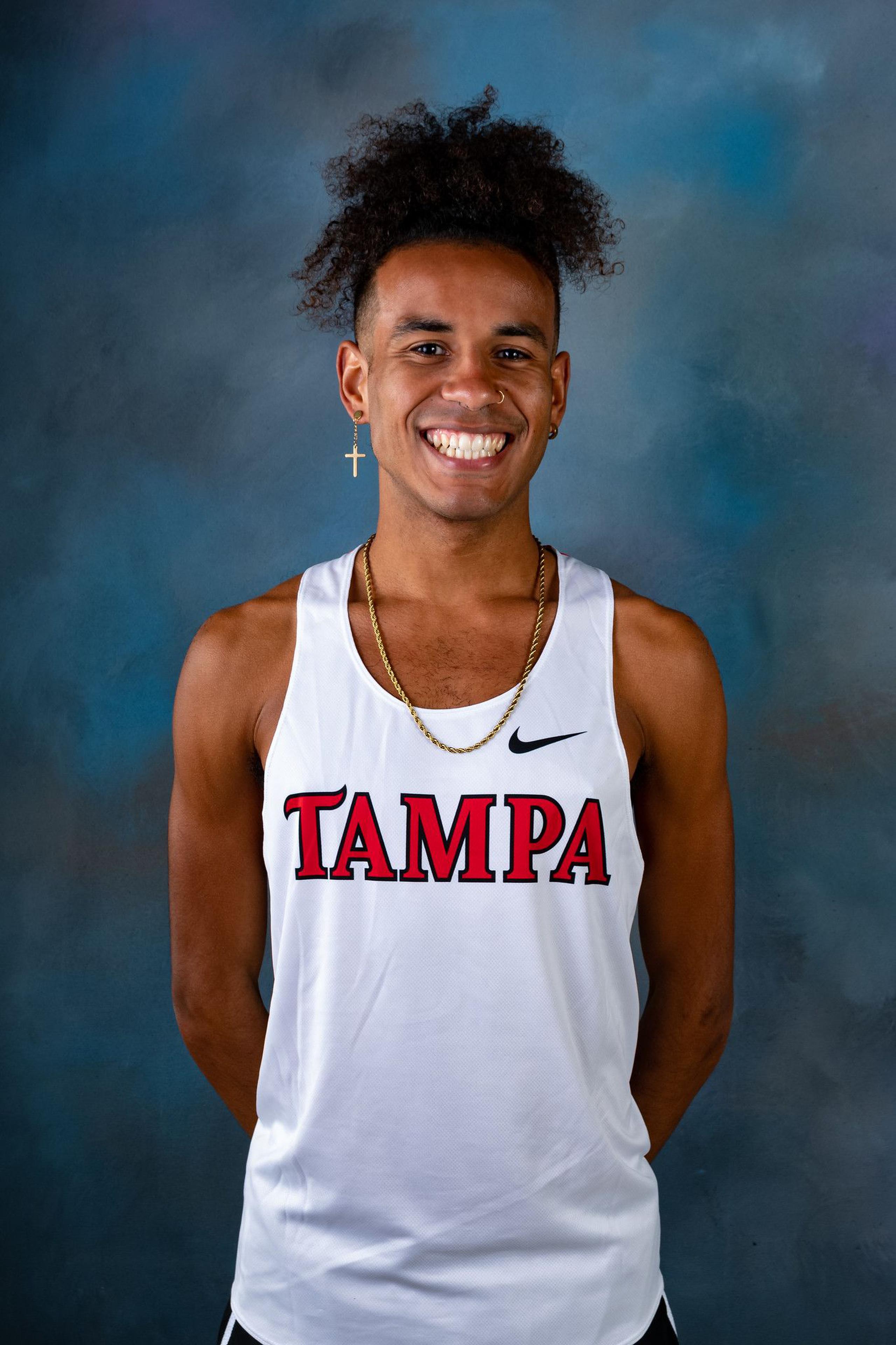 Jan Figueroa en uniform de la Unversidad de Tampa en la que compitió como atleta-estudiante posgraduado hasta el 2021.