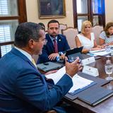 Subsecretario federal de Comercio y Pierluisi cuadran diálogo económico para impulsar el desarrollo de Puerto Rico