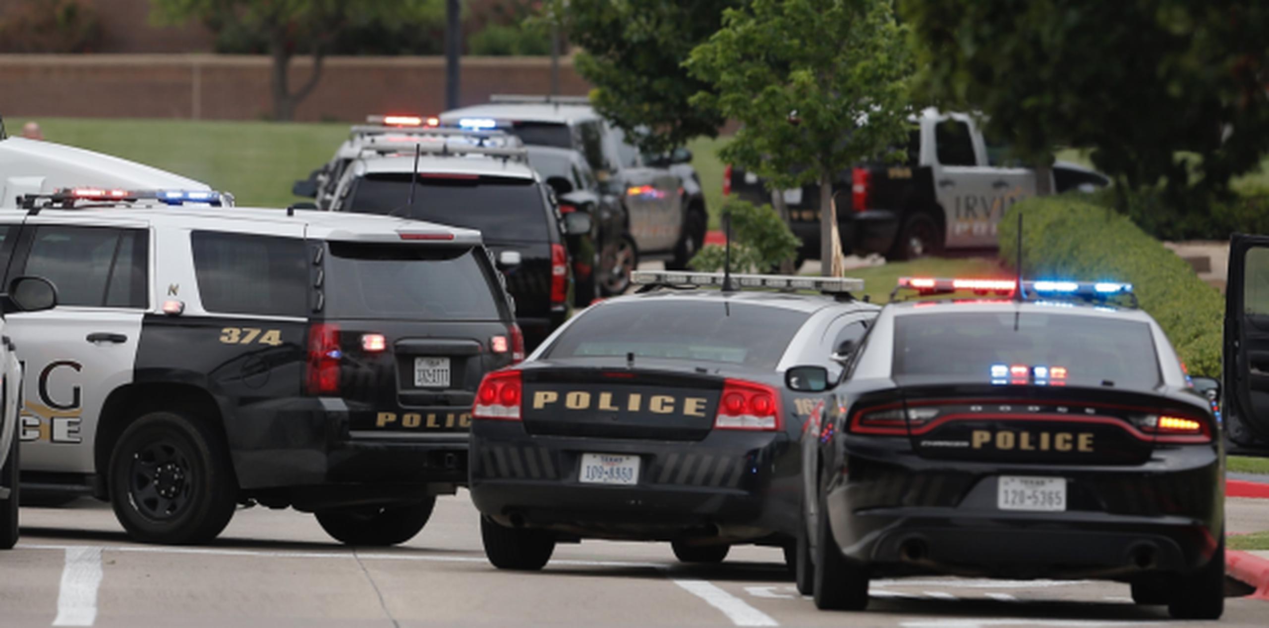 El tiroteo tuvo lugar hacia las 4:00 p.m. en una zona comercial en el norte de la ciudad. (EFE / Brandon Wade)