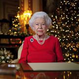 Reina Isabel II habla de seres queridos ausentes en Navidad