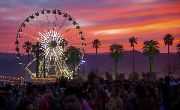 En esta fotografía del 21 de abril de 2018 se observa el atardecer durante el festival Coachella en Indio, California. (Foto por Amy Harris/Invision/AP, Archivo)
