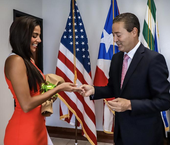 “La calidad de persona y su capacidad intelectual hacen de Camille un ejemplo para todas las niñas y jóvenes de nuestro pueblo", expresó el alcalde Julio Alicea Vasallo sobre la segunda finalista de Miss Universe Puerto Rico 2022.