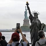 Nueva York conmemora el 4 de julio con dos Estatuas de la Libertad