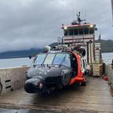 Recuperan helicóptero de Guardia Costera que cayó cerca de Alaska