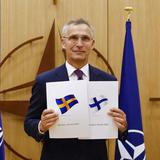“Paso histórico”: Suecia y Finlandia entregan solicitud para entrar a la OTAN