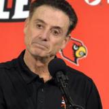 Louisville suspende a Rick Pitino


