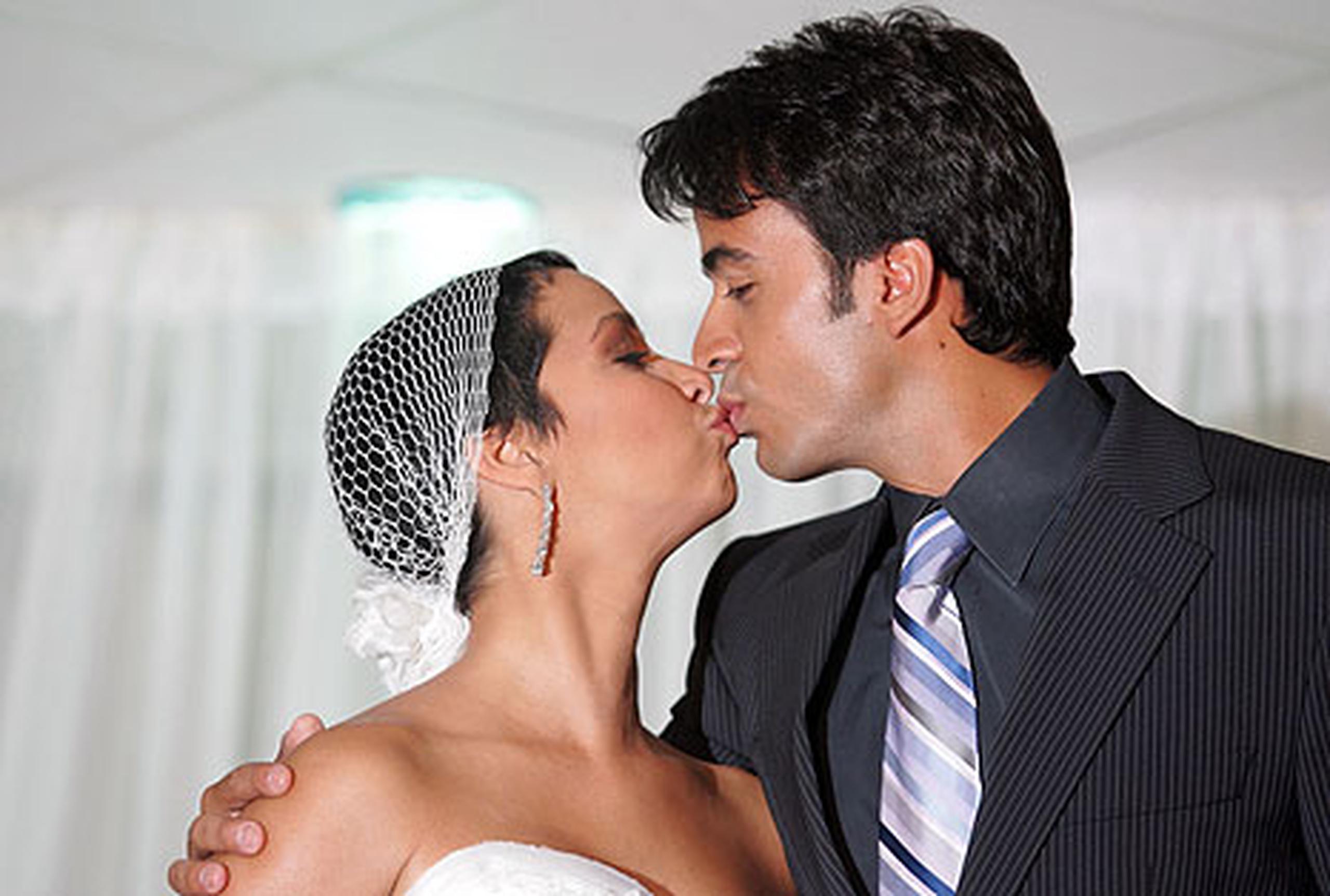 Luis Fonsi y Adamaris López se casaron el 5 de junio de 2006. (Archivo)